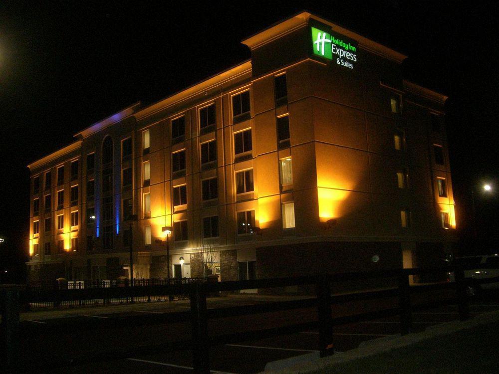 Holiday Inn Express Hotel & Suites Jackson Northeast By Ihg Exterior photo