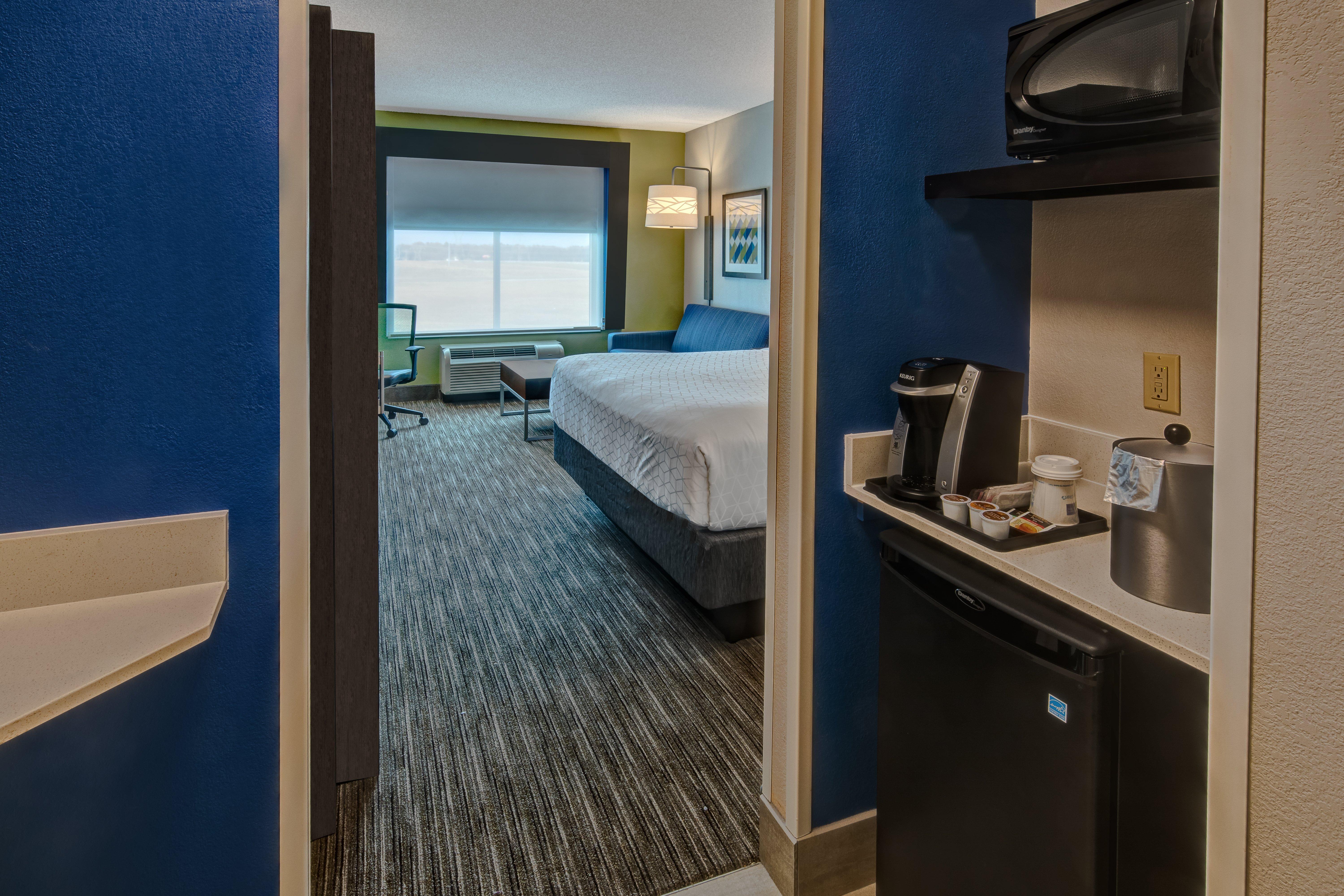 Holiday Inn Express Hotel & Suites Jackson Northeast By Ihg Exterior photo