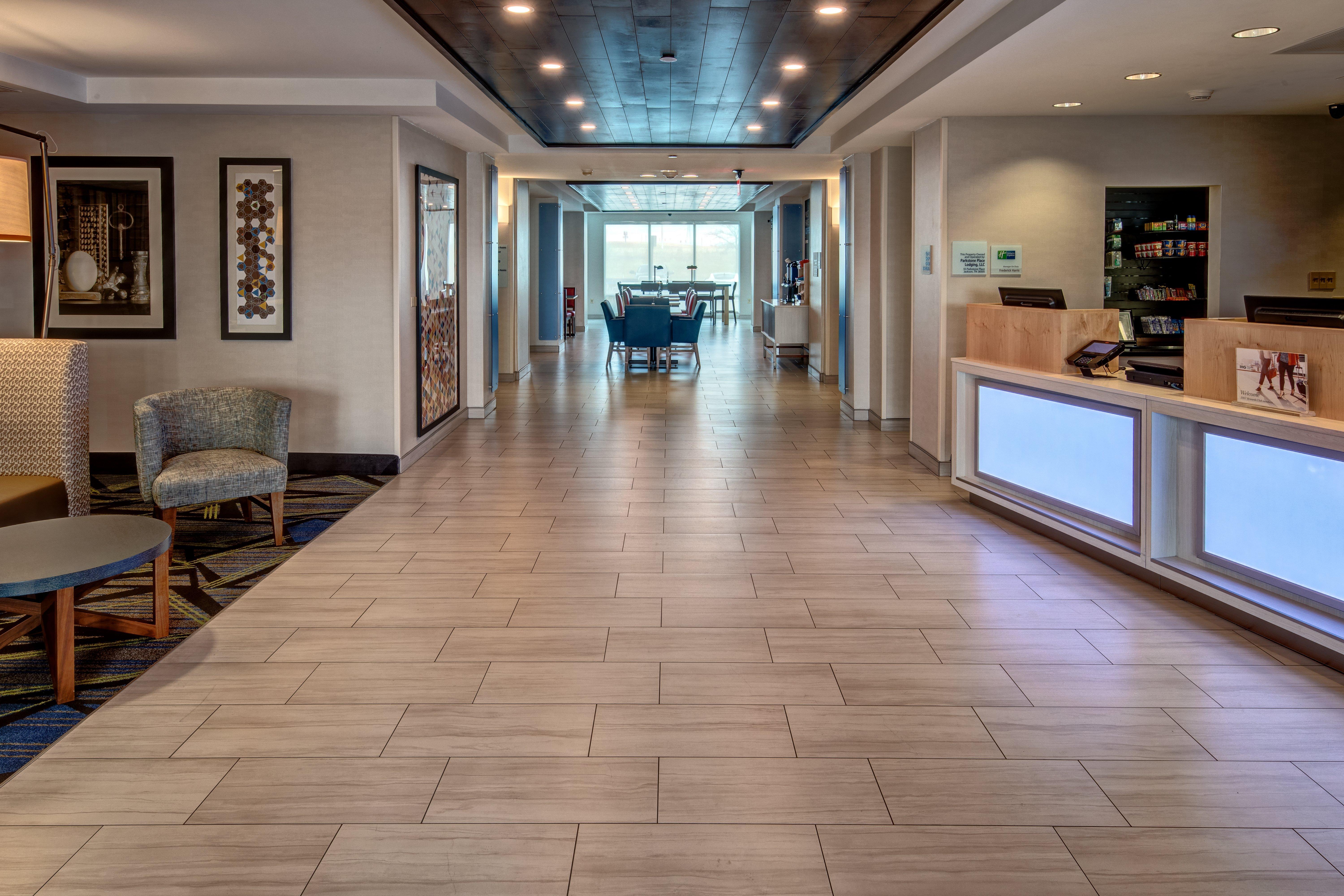 Holiday Inn Express Hotel & Suites Jackson Northeast By Ihg Exterior photo