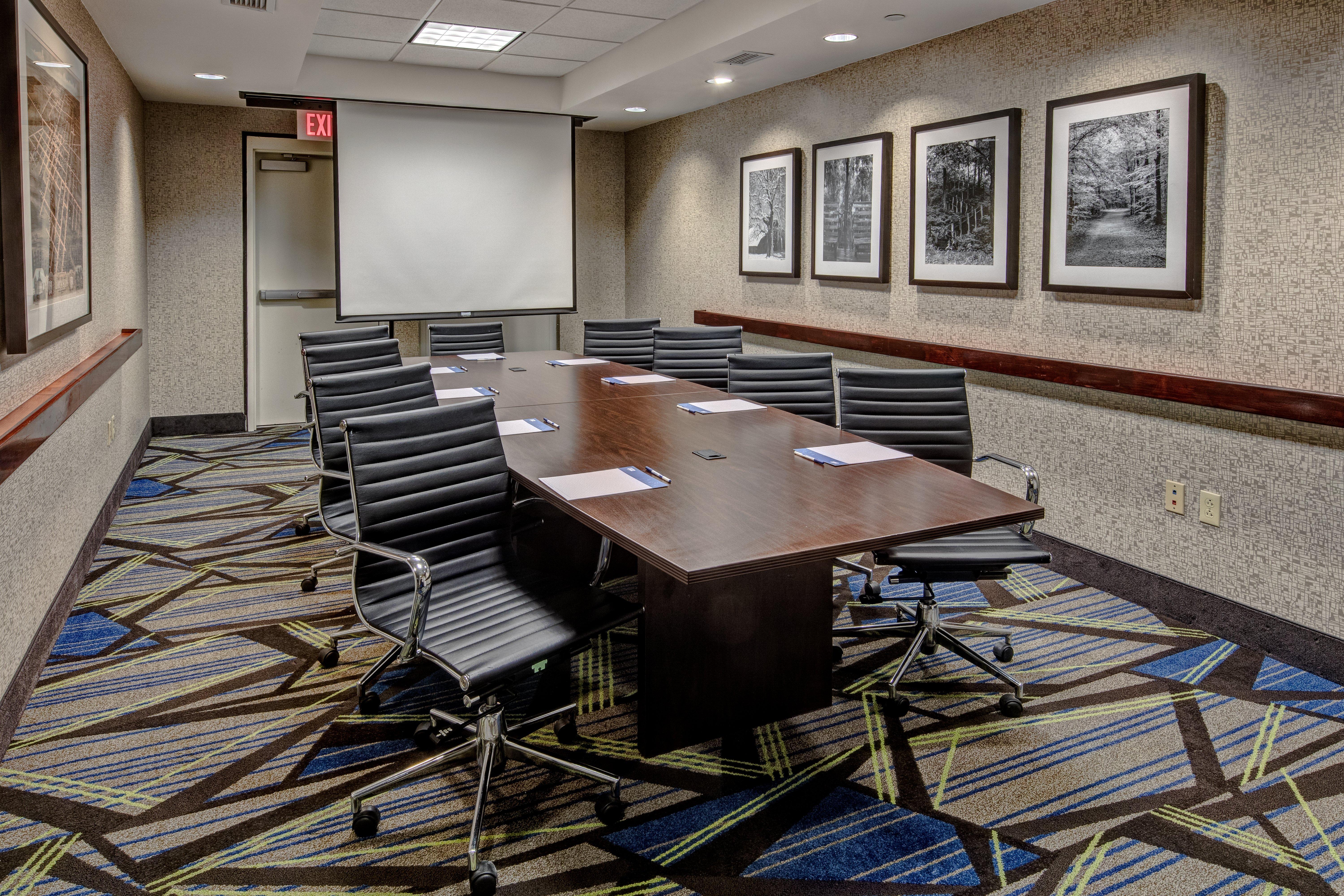 Holiday Inn Express Hotel & Suites Jackson Northeast By Ihg Exterior photo