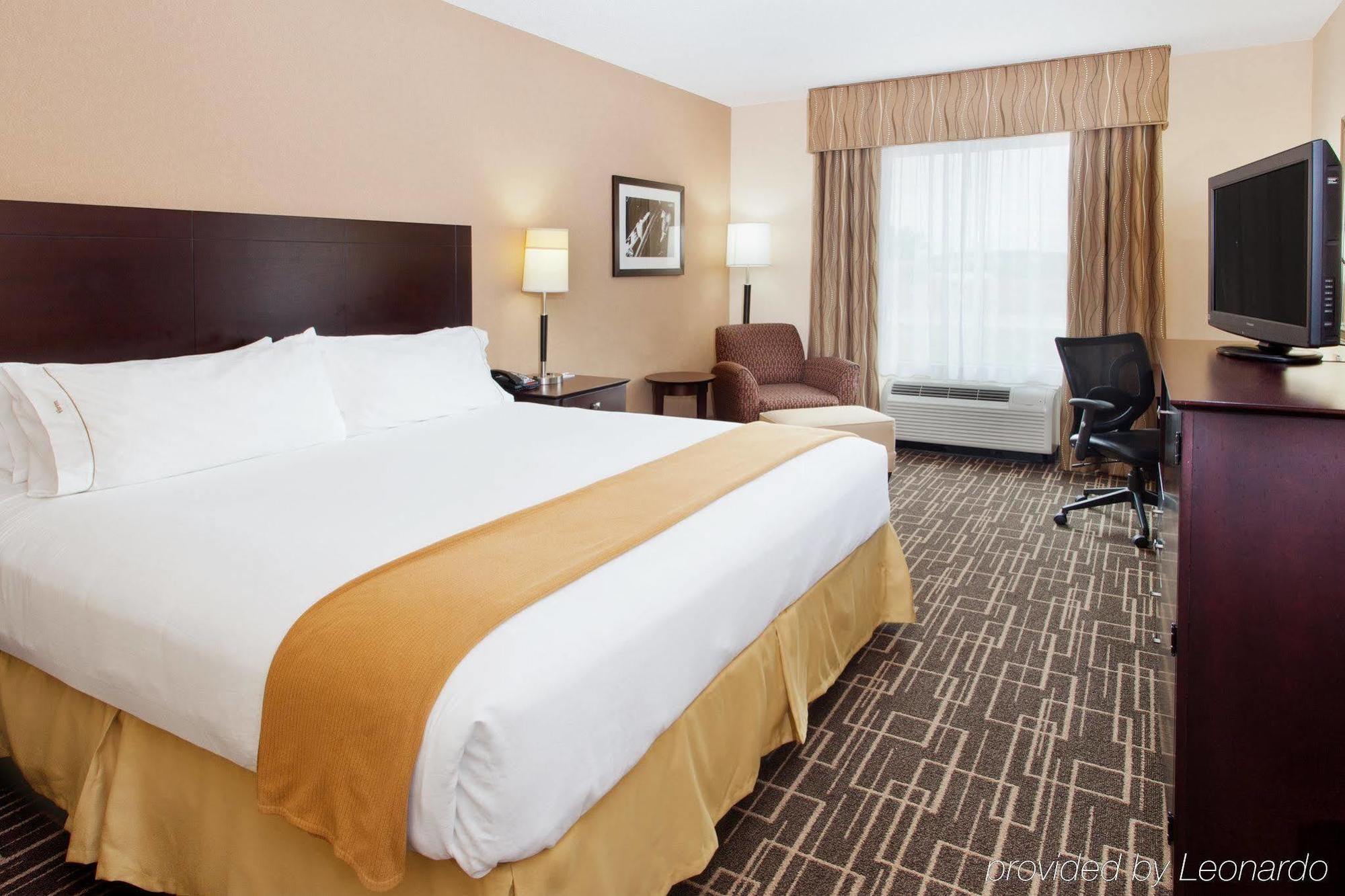 Holiday Inn Express Hotel & Suites Jackson Northeast By Ihg Exterior photo