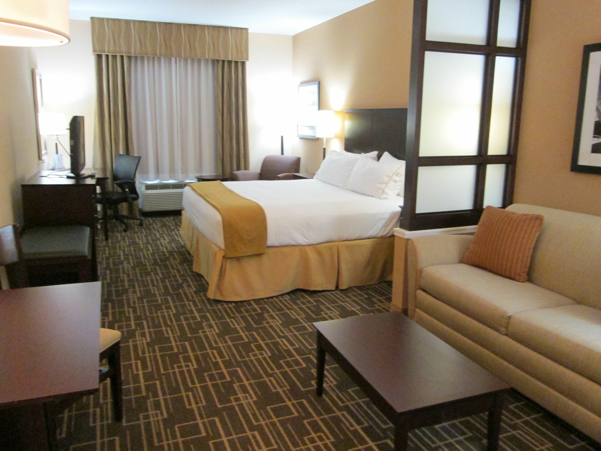 Holiday Inn Express Hotel & Suites Jackson Northeast By Ihg Exterior photo