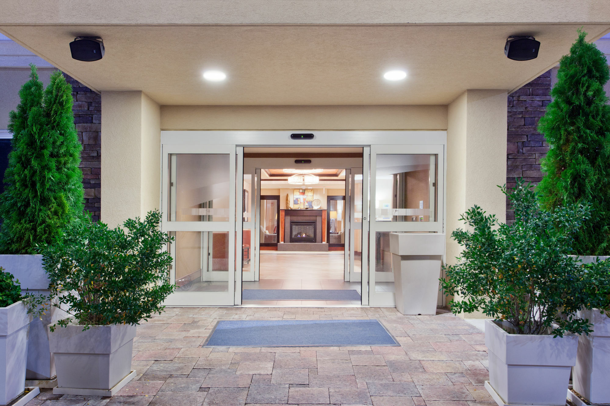 Holiday Inn Express Hotel & Suites Jackson Northeast By Ihg Exterior photo