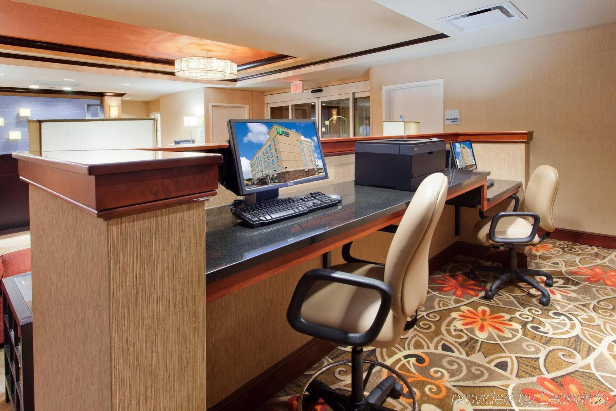 Holiday Inn Express Hotel & Suites Jackson Northeast By Ihg Exterior photo